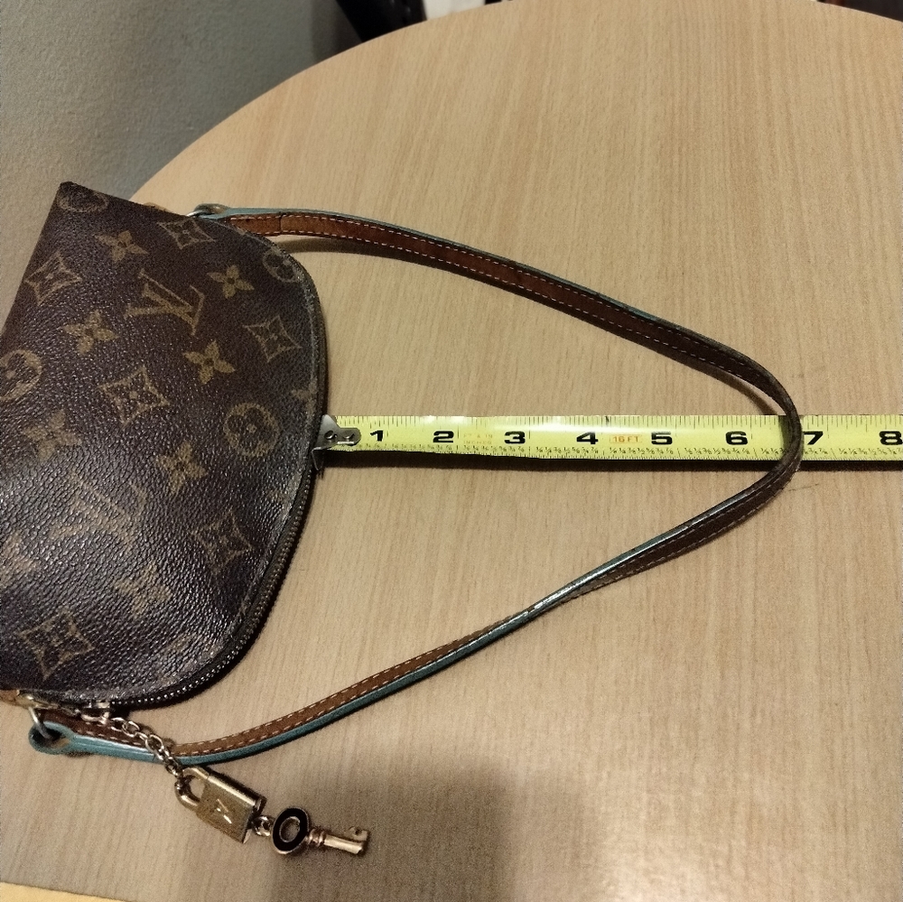 Genuine Louis Vuitton Monogram Cosmetic Pouch - Picture 16 of 16